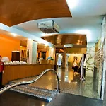 アパートホテル ロス ヒラソレス 4* サラゴサ