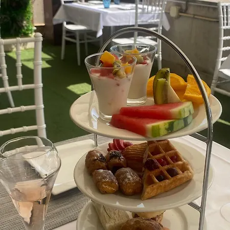 Отель Girasoles 4*