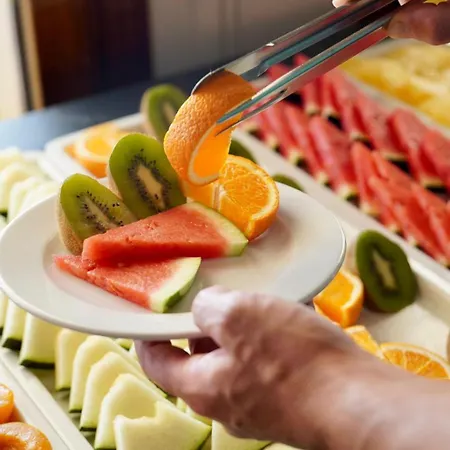 Отель Girasoles 4*