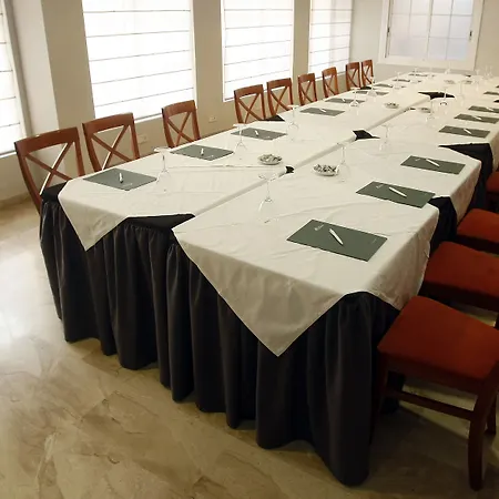 Отель Girasoles 4*